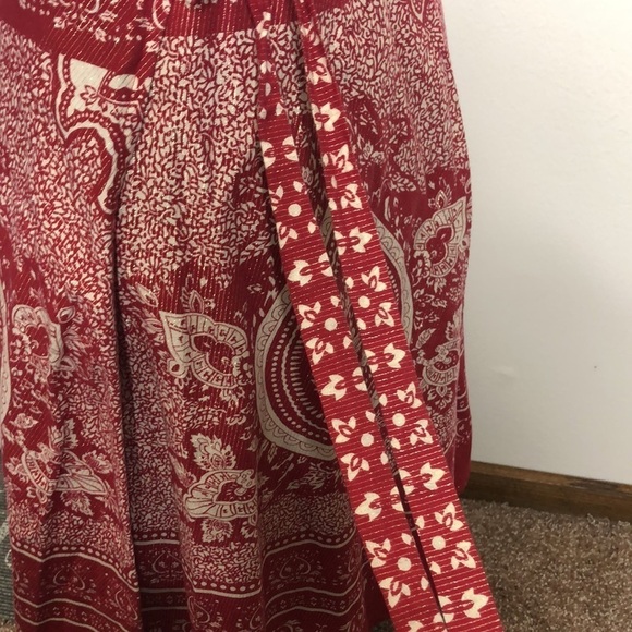 BCBG Maxazria red and gold bohemian style wrap skirt size XS - Picture 8 of 12